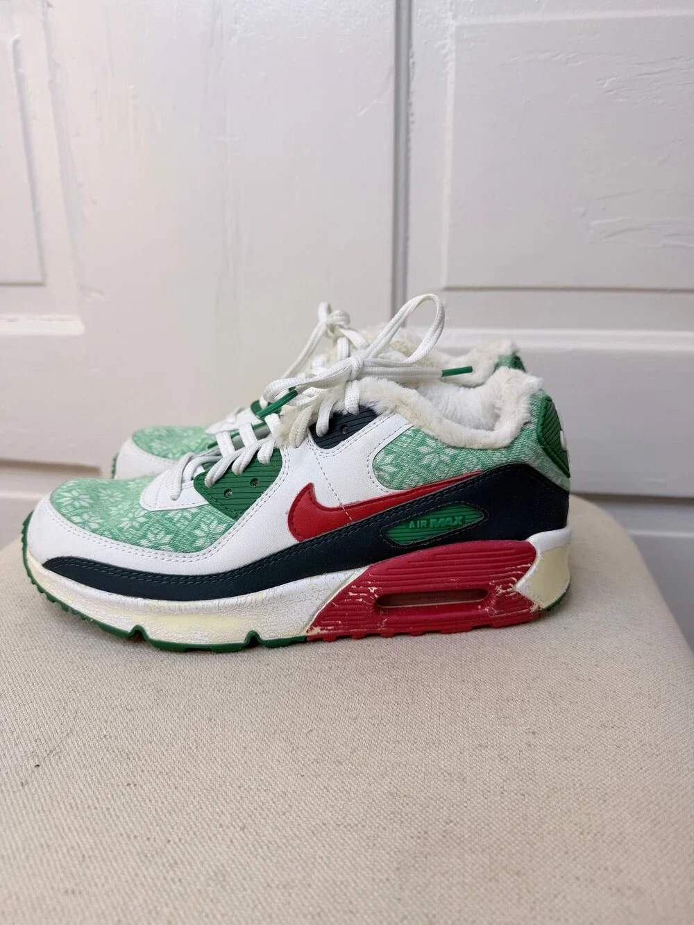 Nike Christmas Sweater DC1621-100 Shoes Size 5Y